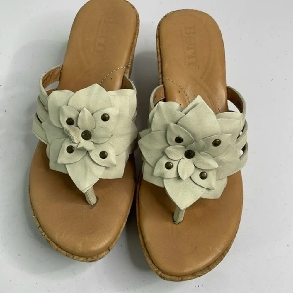 Born Mia w22259 cream cork wedge sandal with leather flower